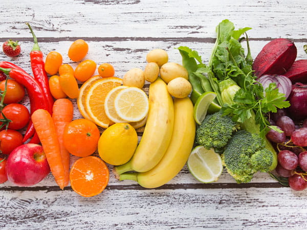 Frutas y verduras frescas de varios colores